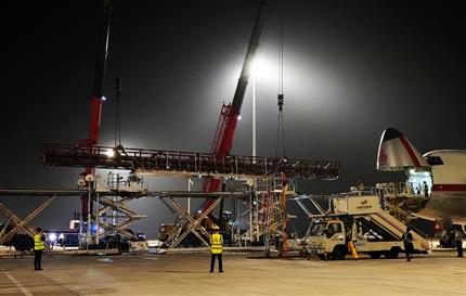 “雙樞紐”接力  高水平保障  刷新紀錄！鄭盧“空中絲路”保障26米超長貨物出口巴西